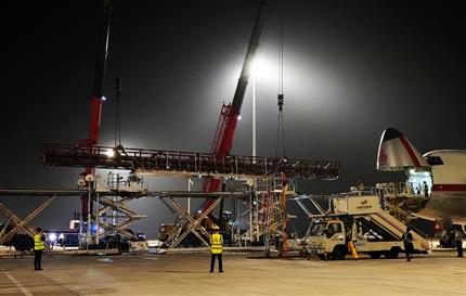 “雙樞紐”接力  高水平保障  刷新紀錄！鄭盧“空中絲路”保障26米超長貨物出口巴西